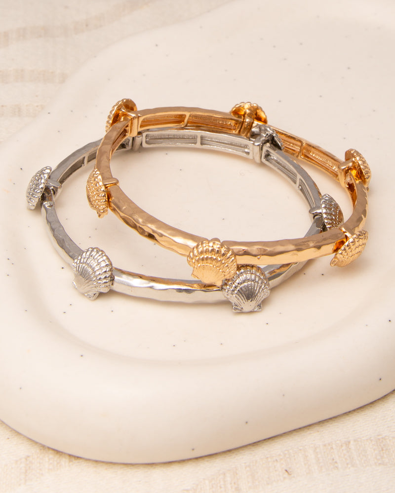 Nova Scallop Shell Hammered Finish Stretch Bangle Bracelet