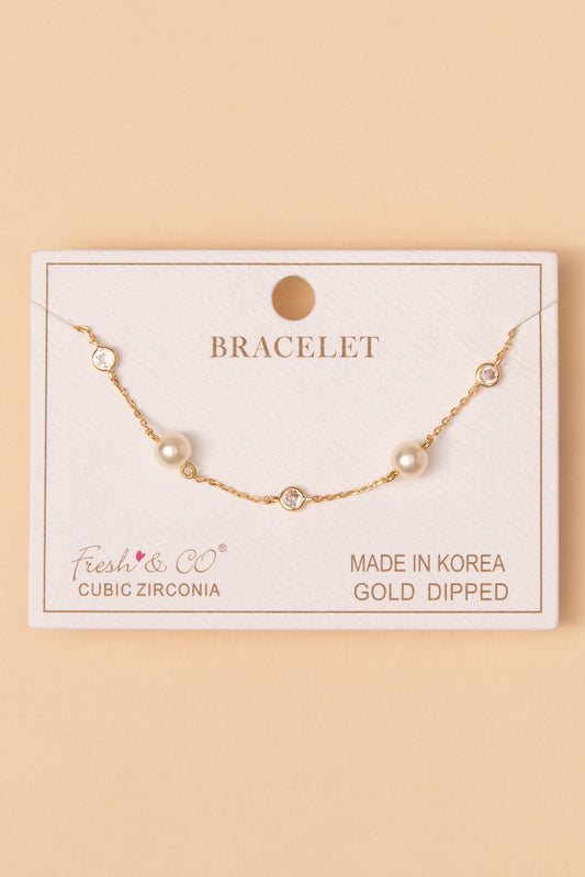Rose Bezel-Set Cubic Zirconia and Pearl Sequence Station Bracelet | Gold