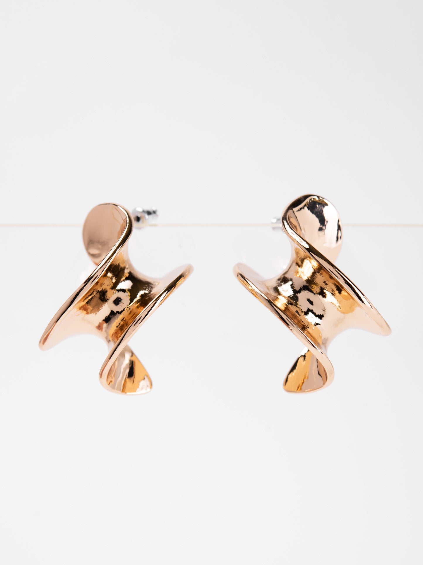 Jessie Twist Minimal Metal Drop Earrings | Gold