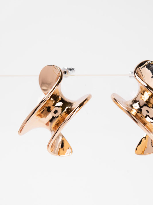 Jessie Twist Minimal Metal Drop Earrings | Gold