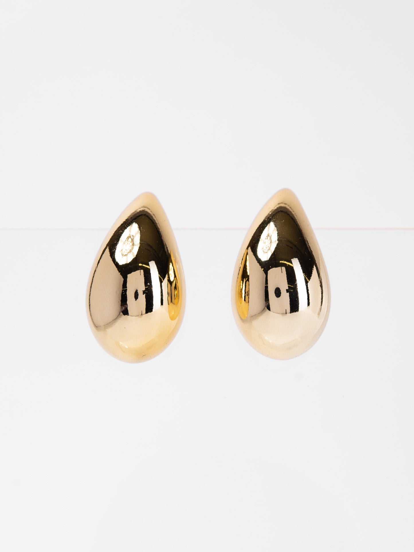 Amy Metal Teardrop Dangle Earrings | Gold