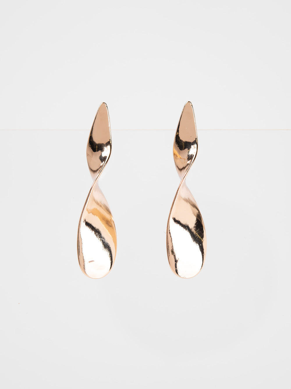 Margot Twist Dangle Earrings