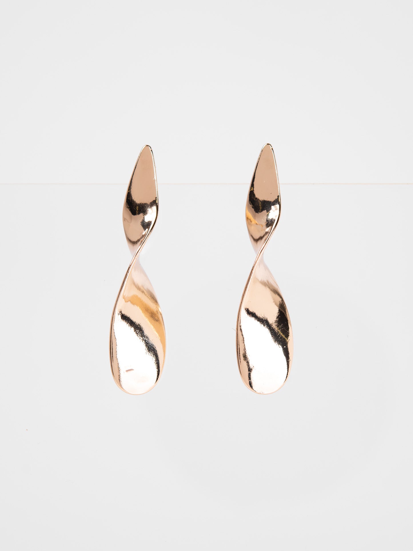 Margot Twist Dangle Earrings