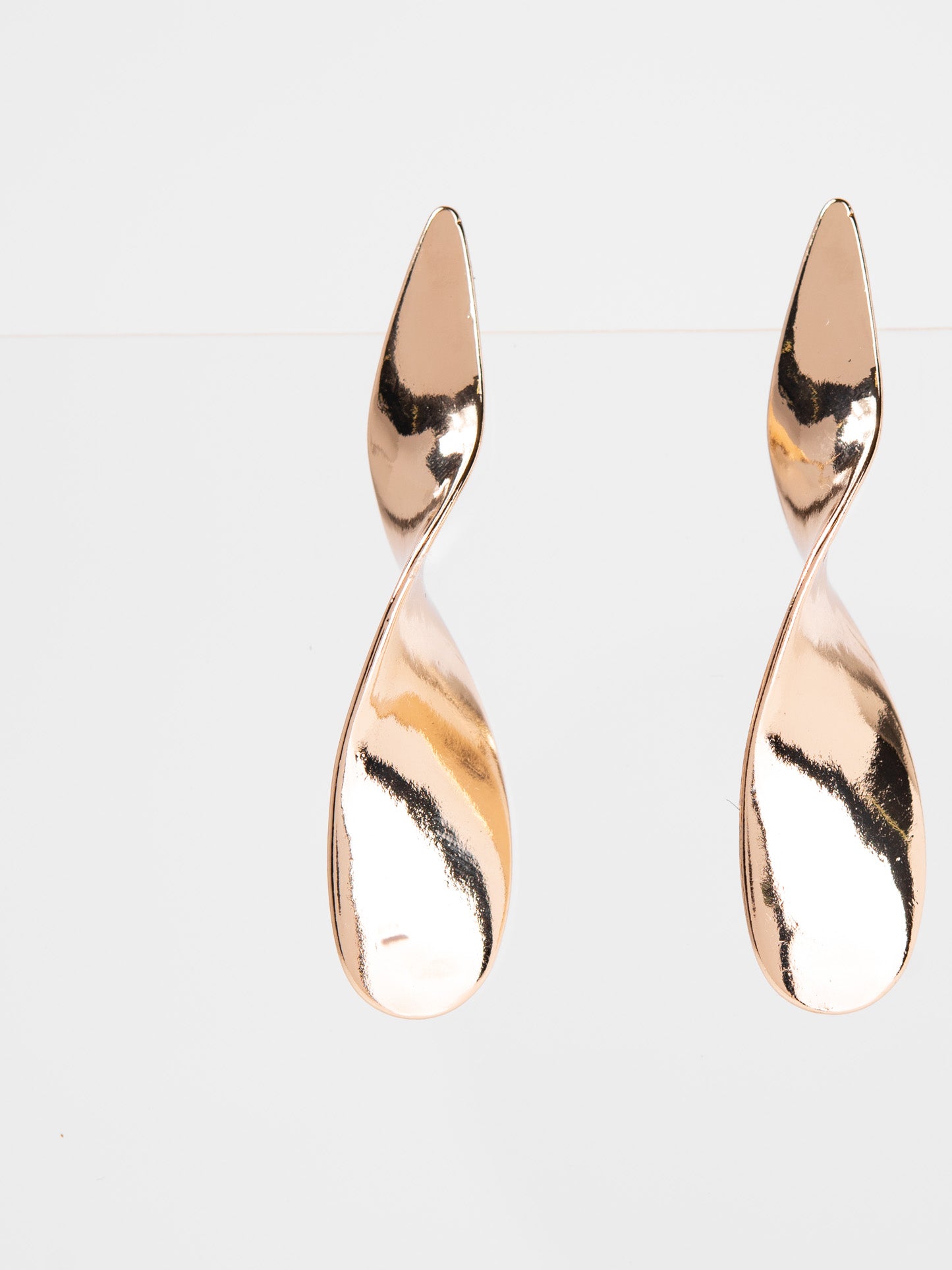 Margot Twist Dangle Earrings