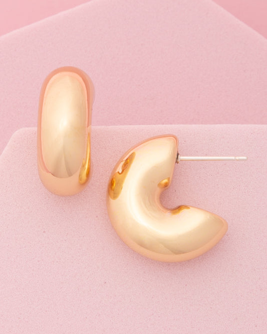 Celeste Elbow Macaroni Huggie Hoop Post Earrings | Gold