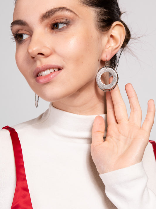Emery Round Metal Dangle Earrings