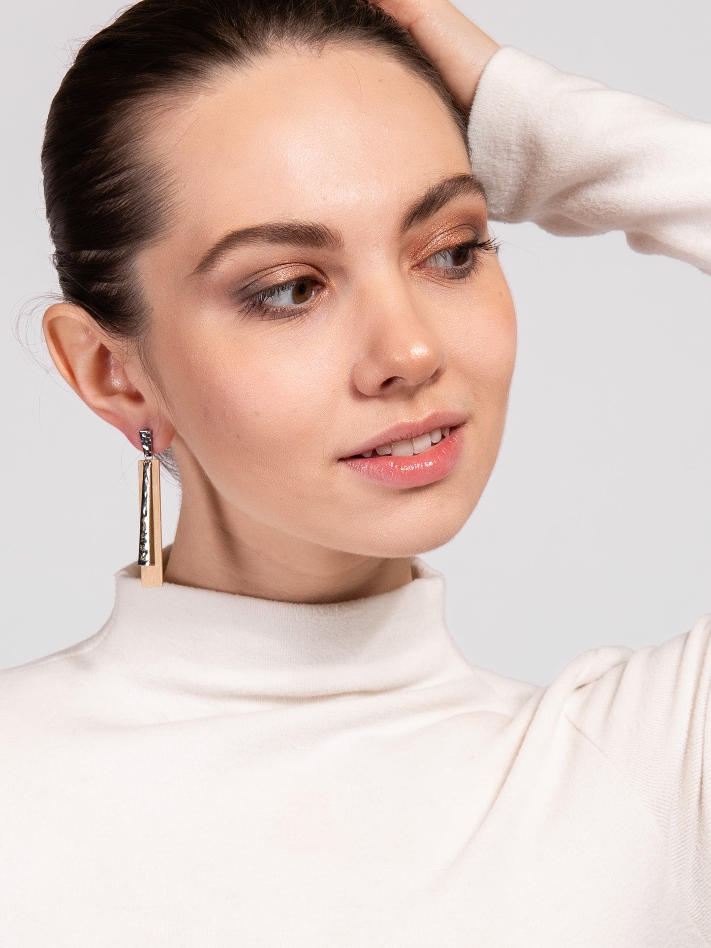 Farah Hammered Metal Linear Rectangular Dangle Earrings
