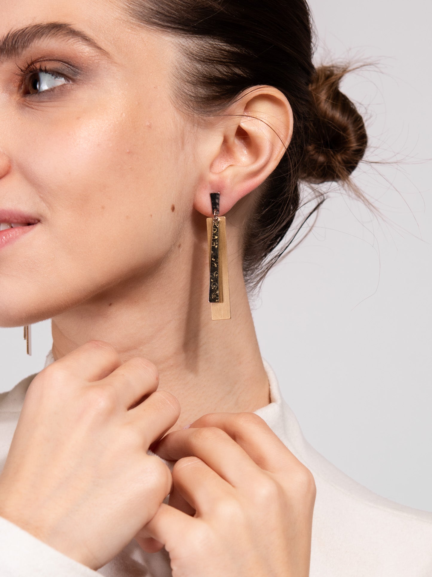 Farah Hammered Metal Linear Rectangular Dangle Earrings