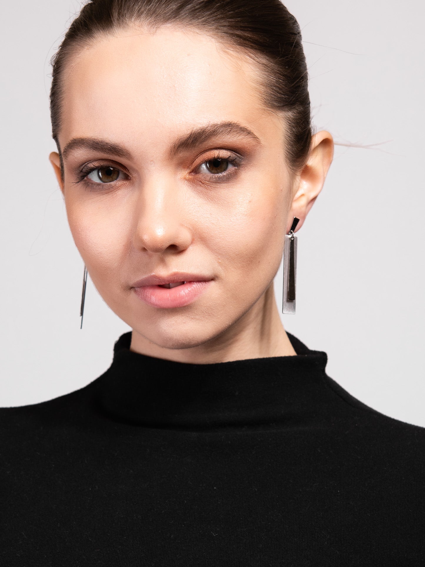 Farah Hammered Metal Linear Rectangular Dangle Earrings