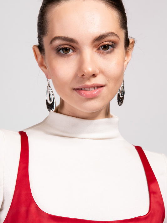 Finn Tailored Hammered Teardrop Dangling Earrings
