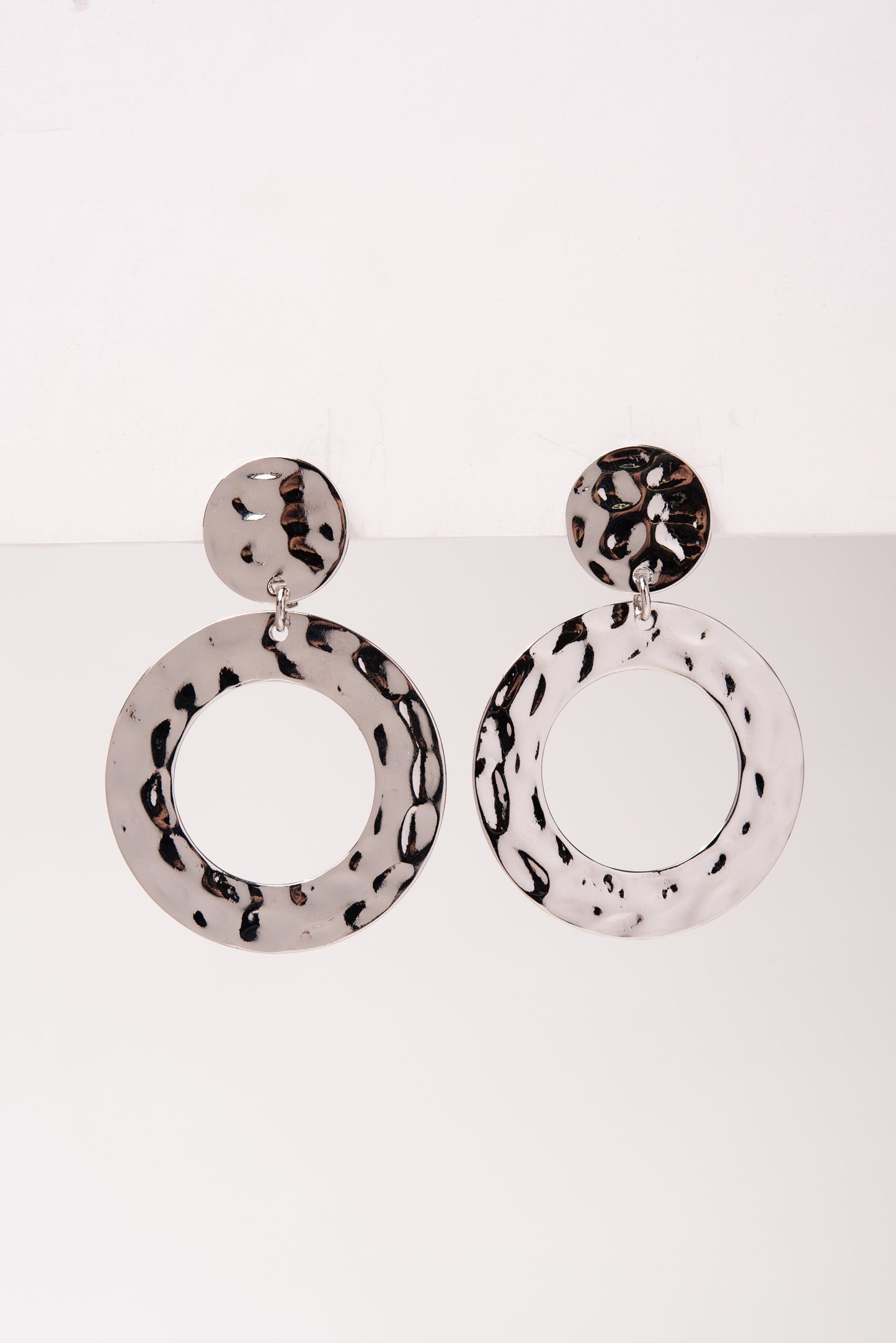 Ava Hammered Metal Circle Clip on Earrings