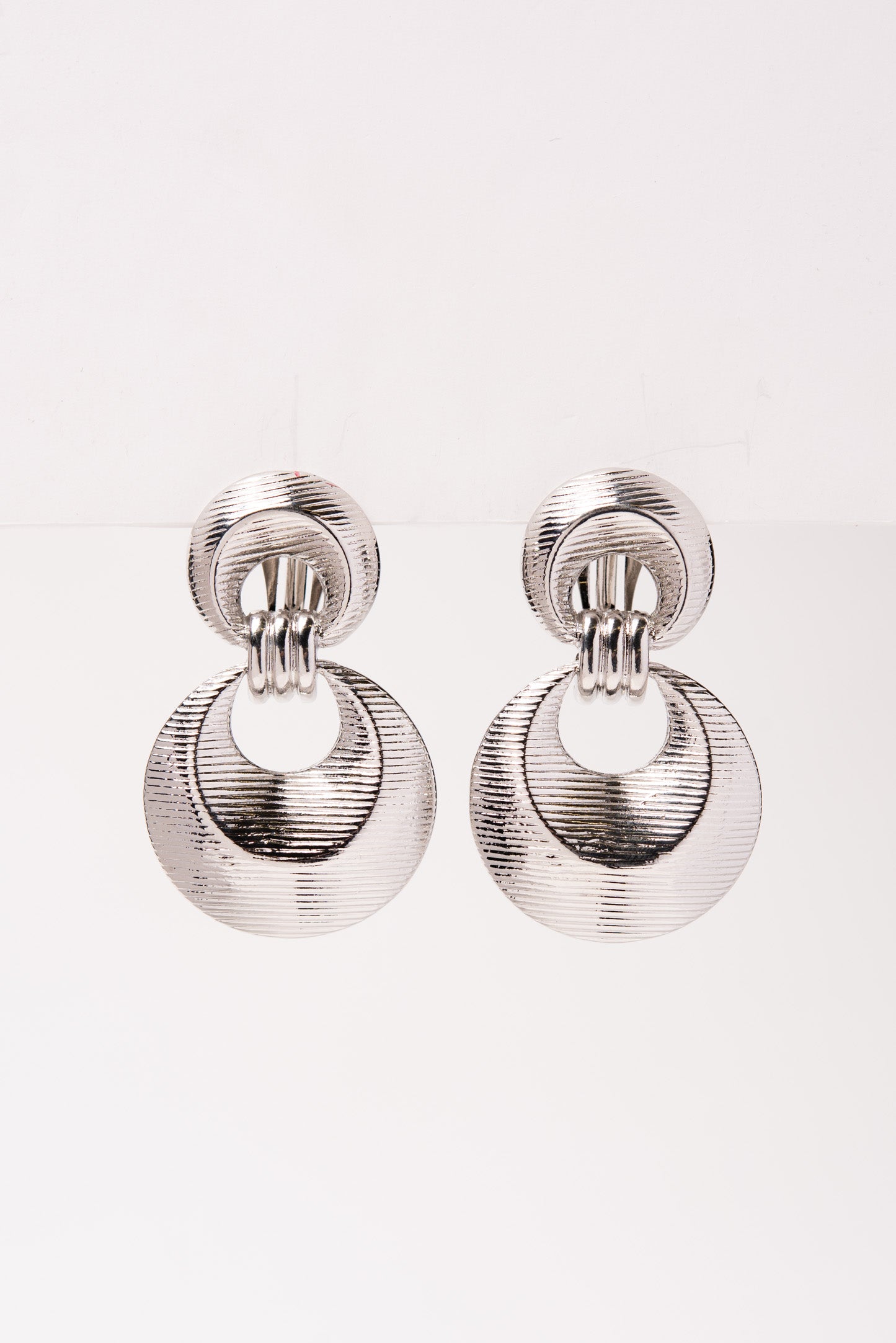 Grace Ribbed Open Knocker Clip-On Earrings