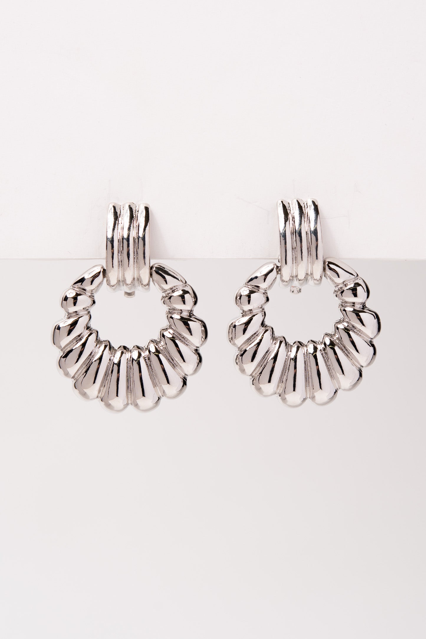 Bailey Vintage Scalloped Door Knocker Clip-On Earrings | Silver