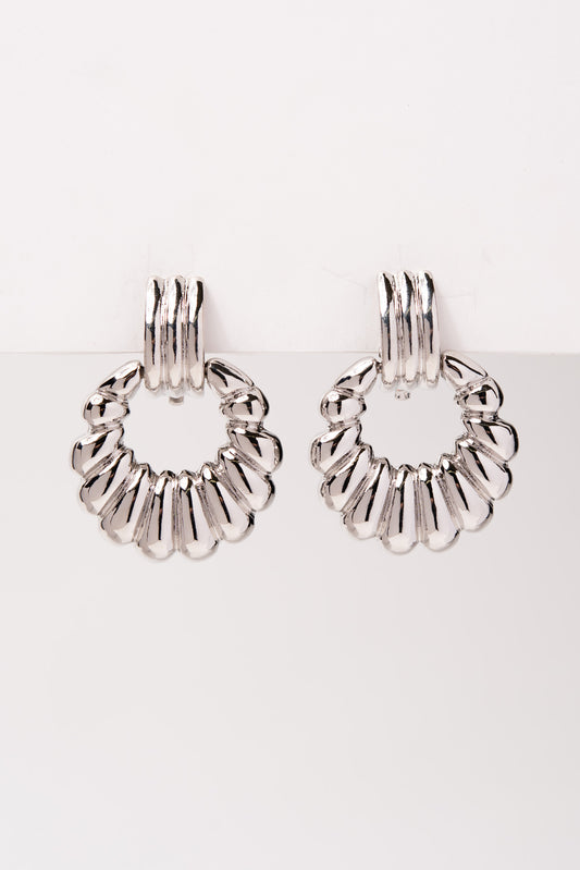 Bailey Vintage Scalloped Door Knocker Clip-On Earrings