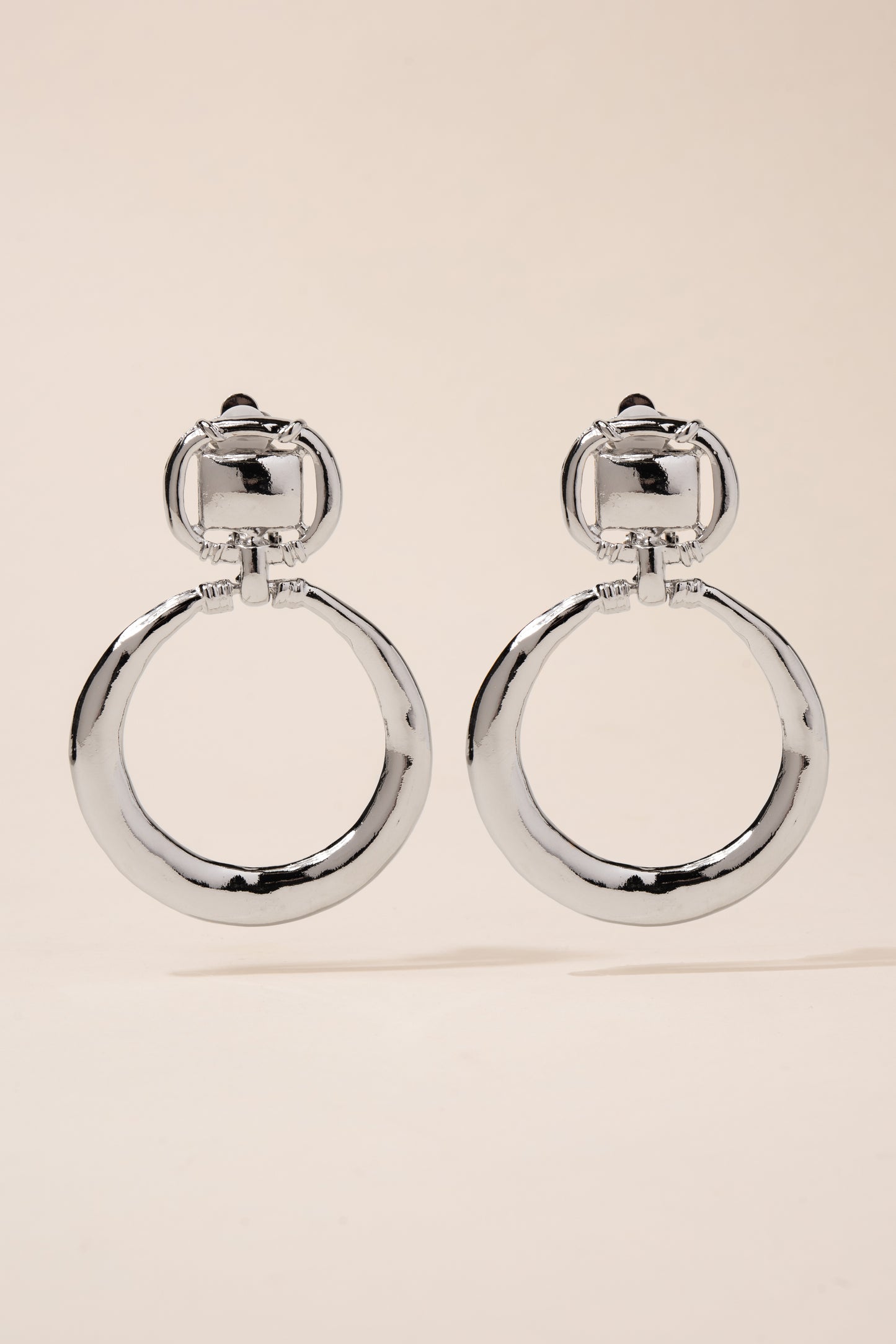 Amaris Round Door Knocker Clip-on Earrings