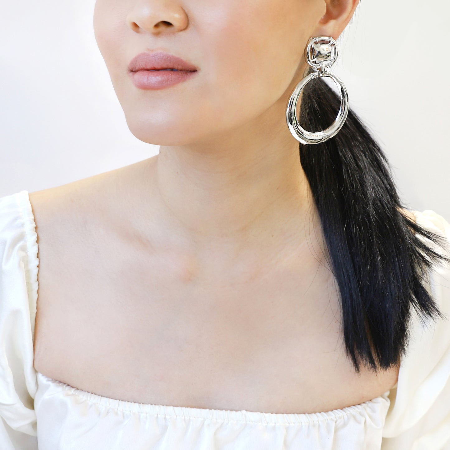 Amaris Round Door Knocker Clip-on Earrings