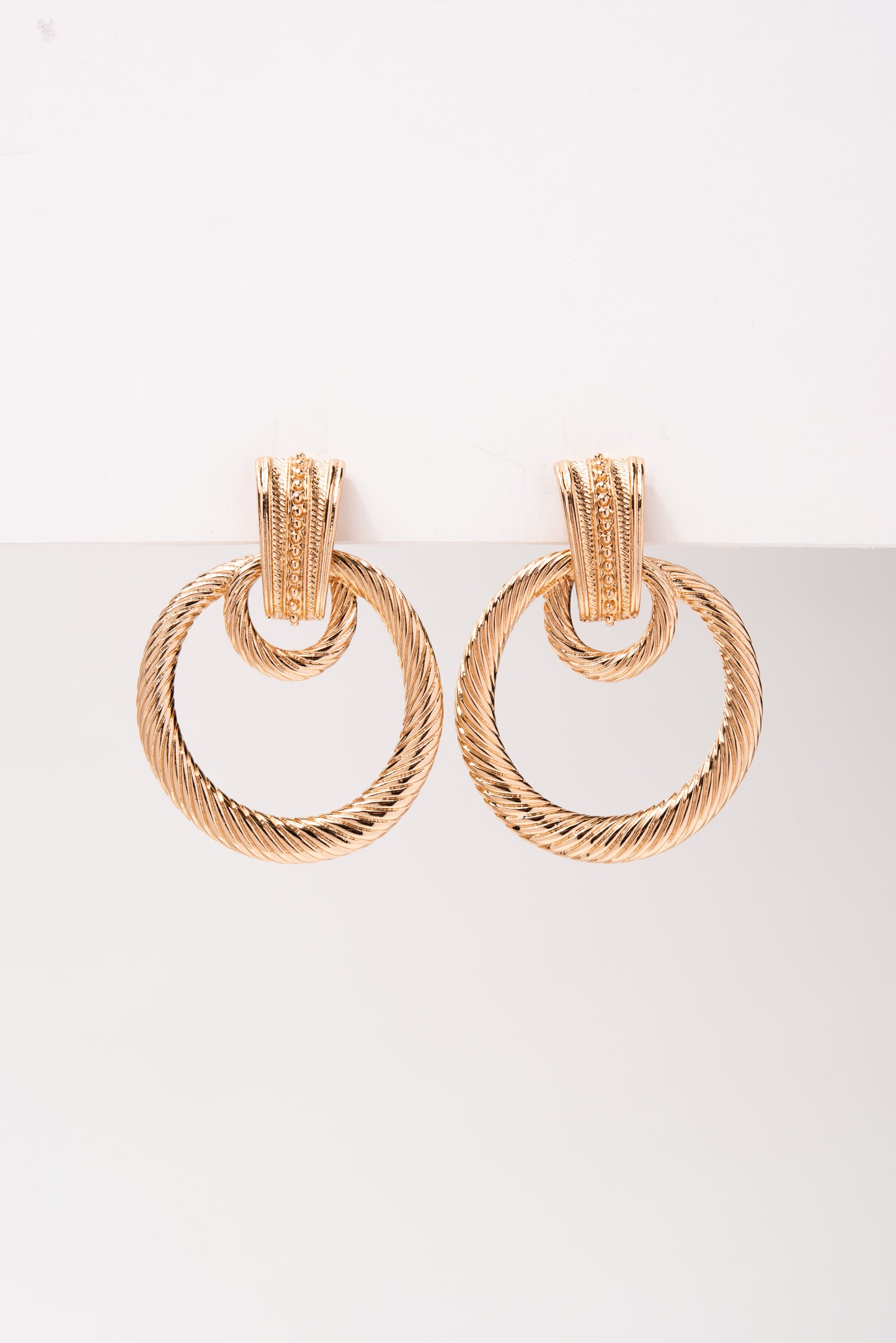Samira Door Knocker Etched Clip-on Earrings