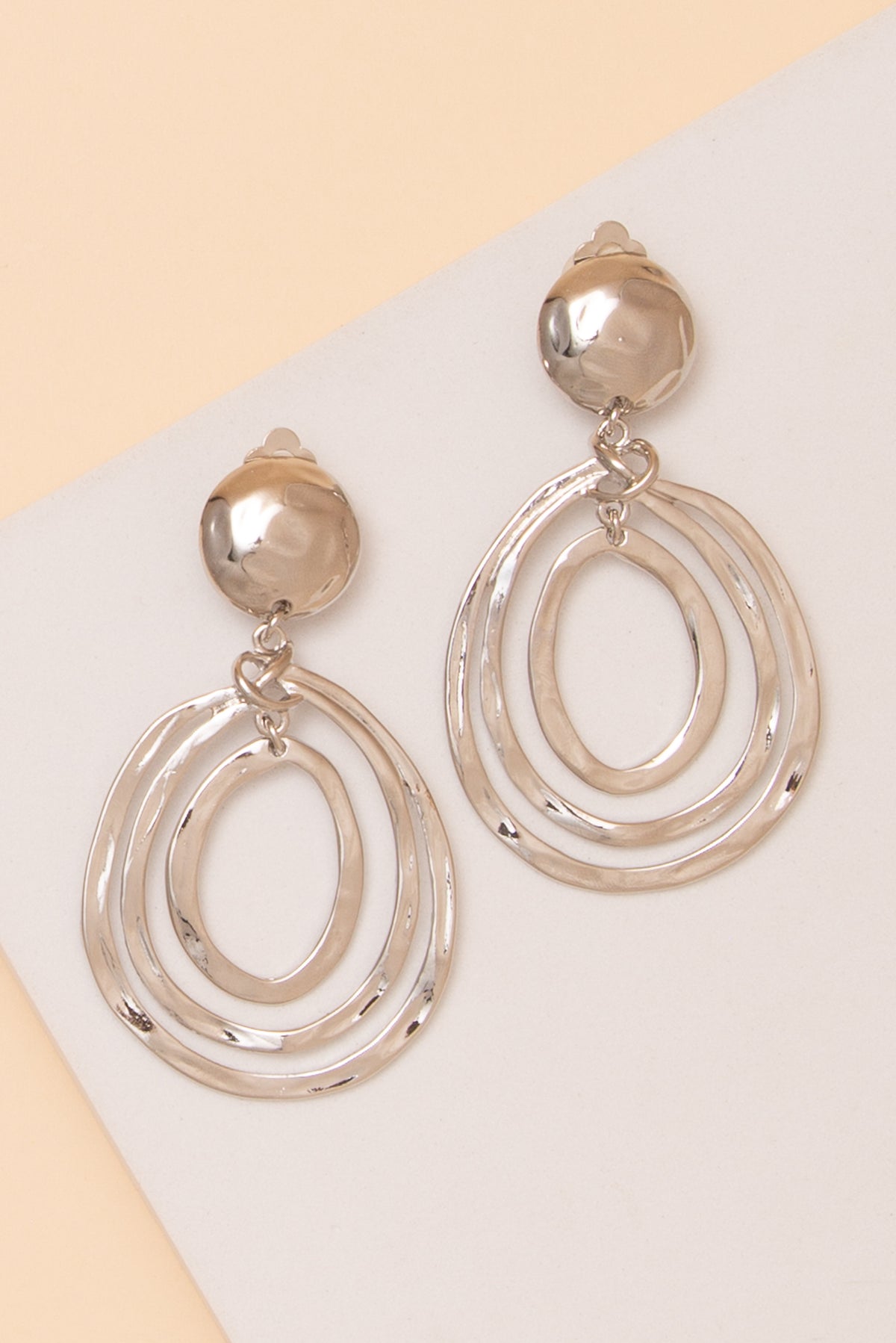Millie Hammered Metal Multi Open Oval Dangle Clip-On Earring | Silver