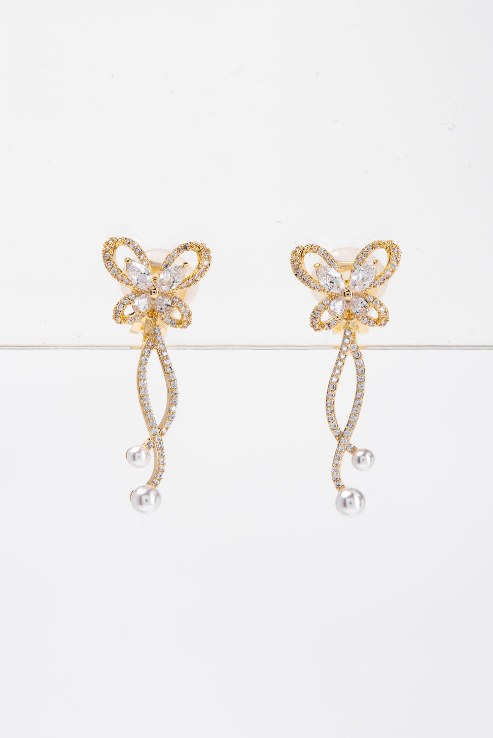 Isla Butterfly Bow Rhinestone Pearl Dangle Earrings | Gold
