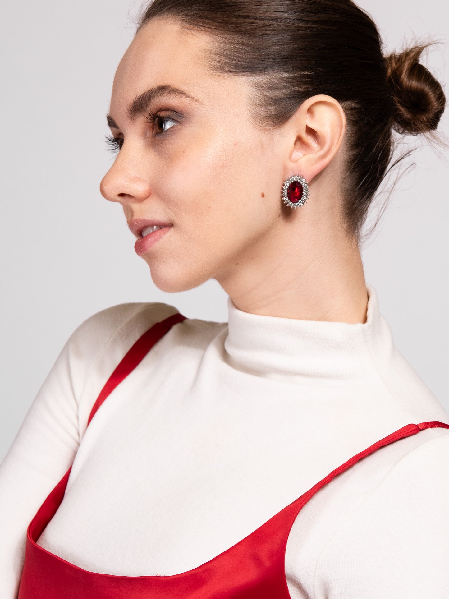 Courtney Sunburst Glass Stone Stud Earrings