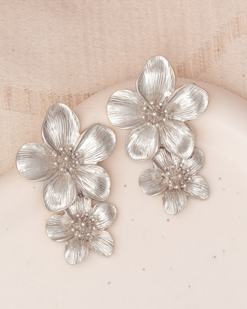 Bianca Hawaiian Acrylic Alloy Flower Post Dangle Earrings | Silver