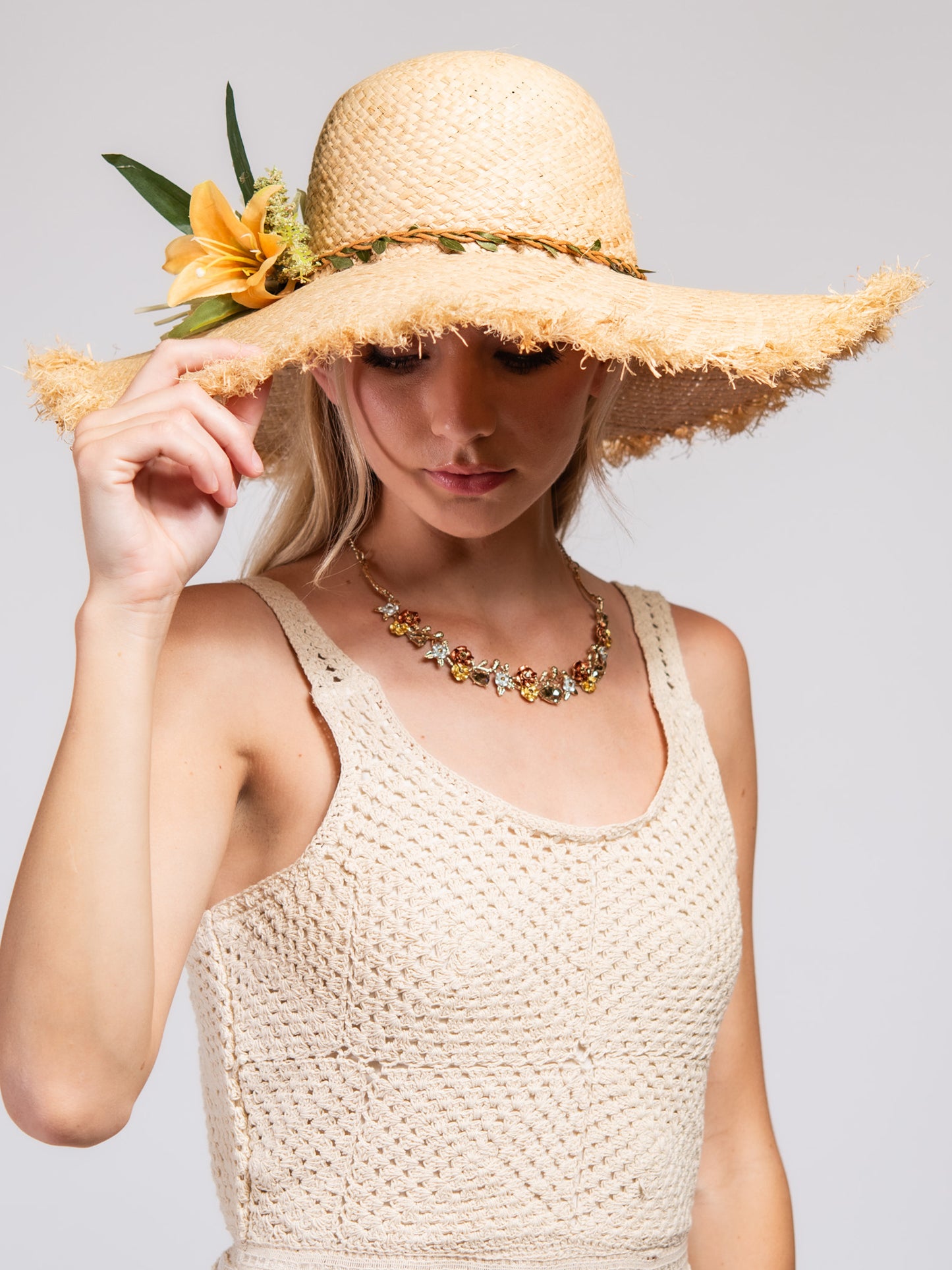 Kelly Fashion Raphia Sun Hat with Flower