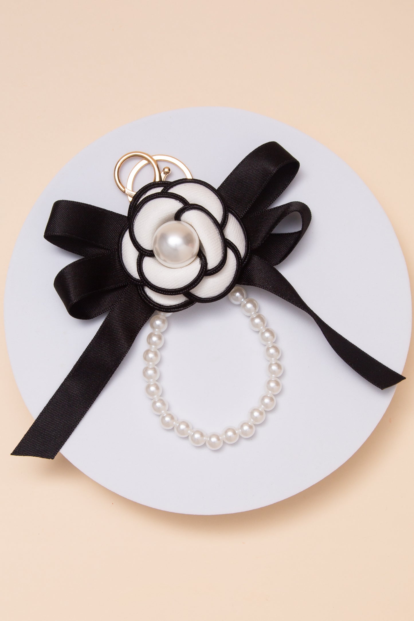Ivanna Floral Pearl Ribbon Keychain | Black