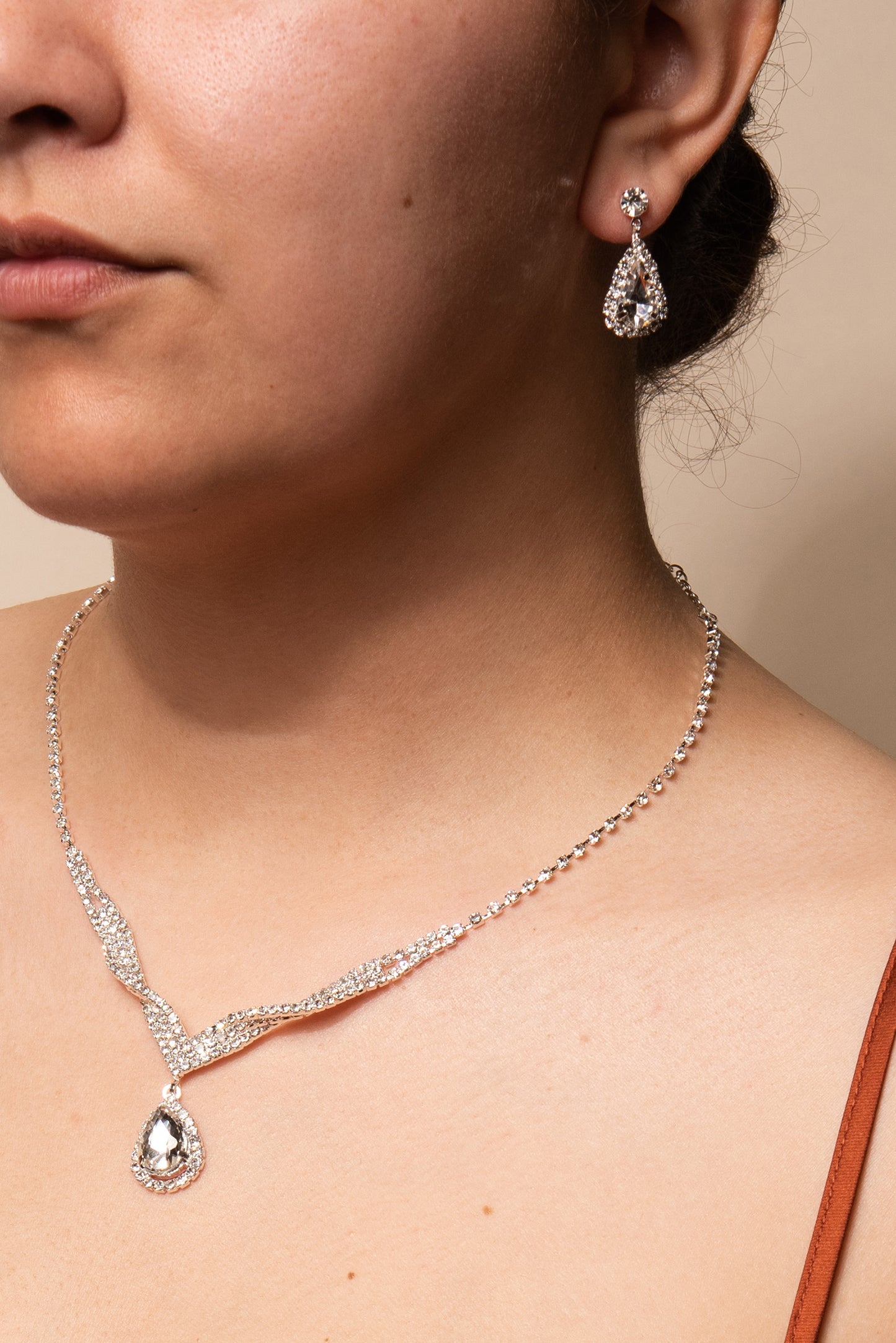 Emily Twisted Teardrop Pendant Necklace & Earrings Set
