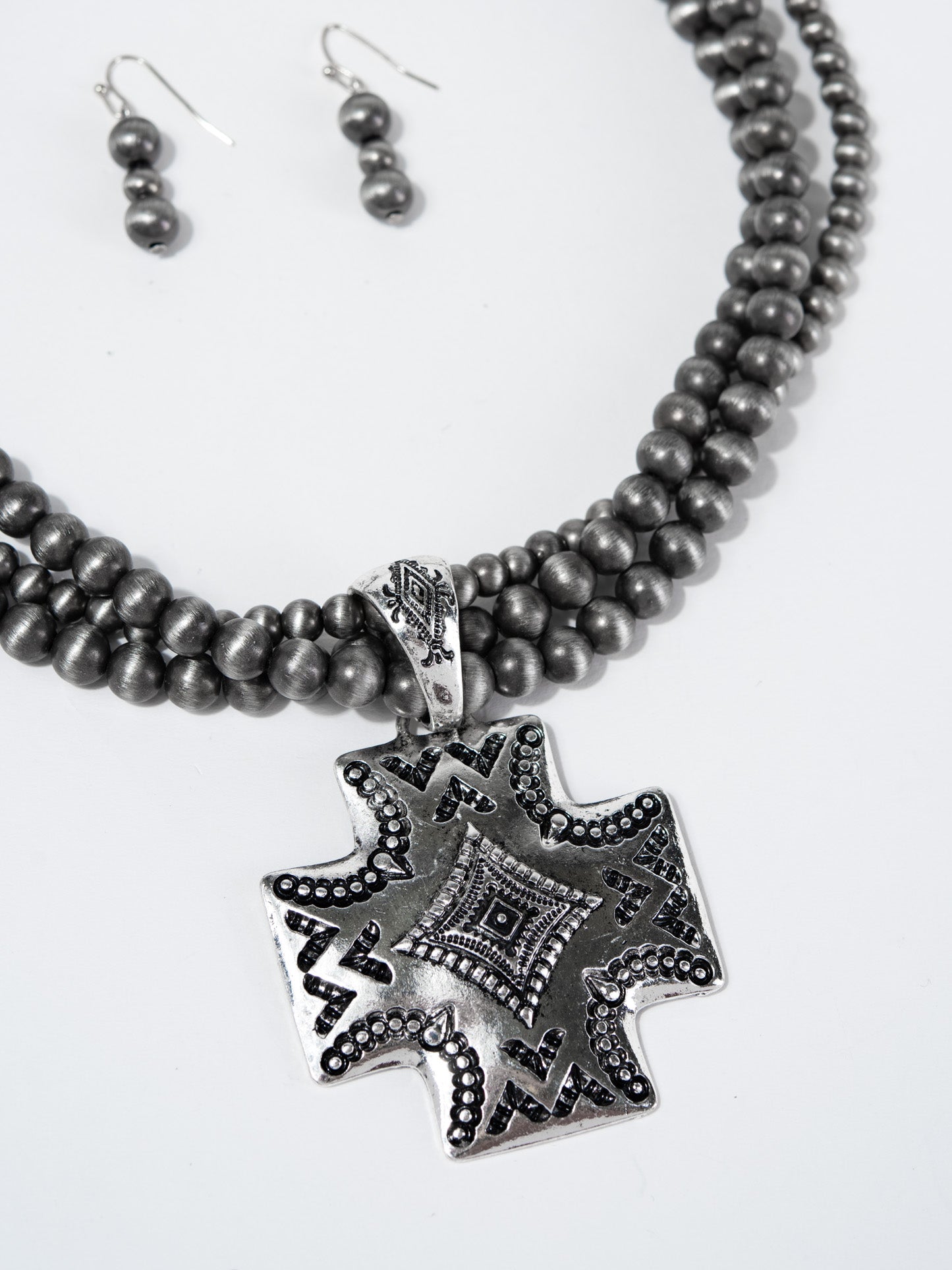 Orelia Western Navajo Pearl Aztec Necklace