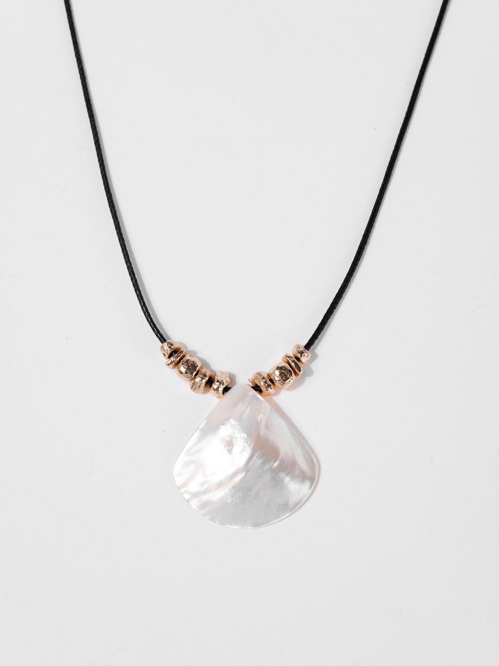 Wendy Pearl Pendant Necklace