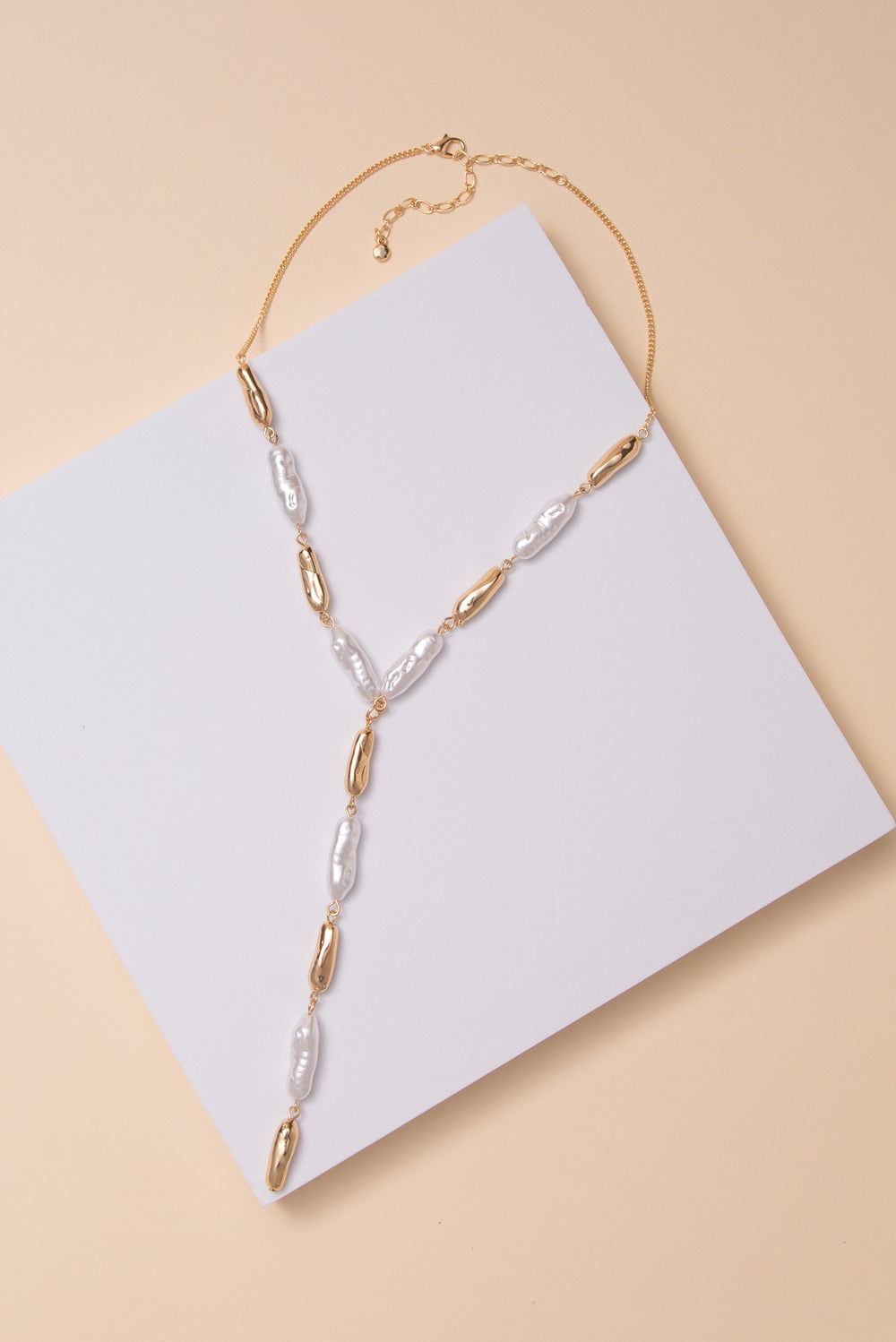 Autumn Baroque Pearl and Gold Tone Accent Bead Lariat Necklace
