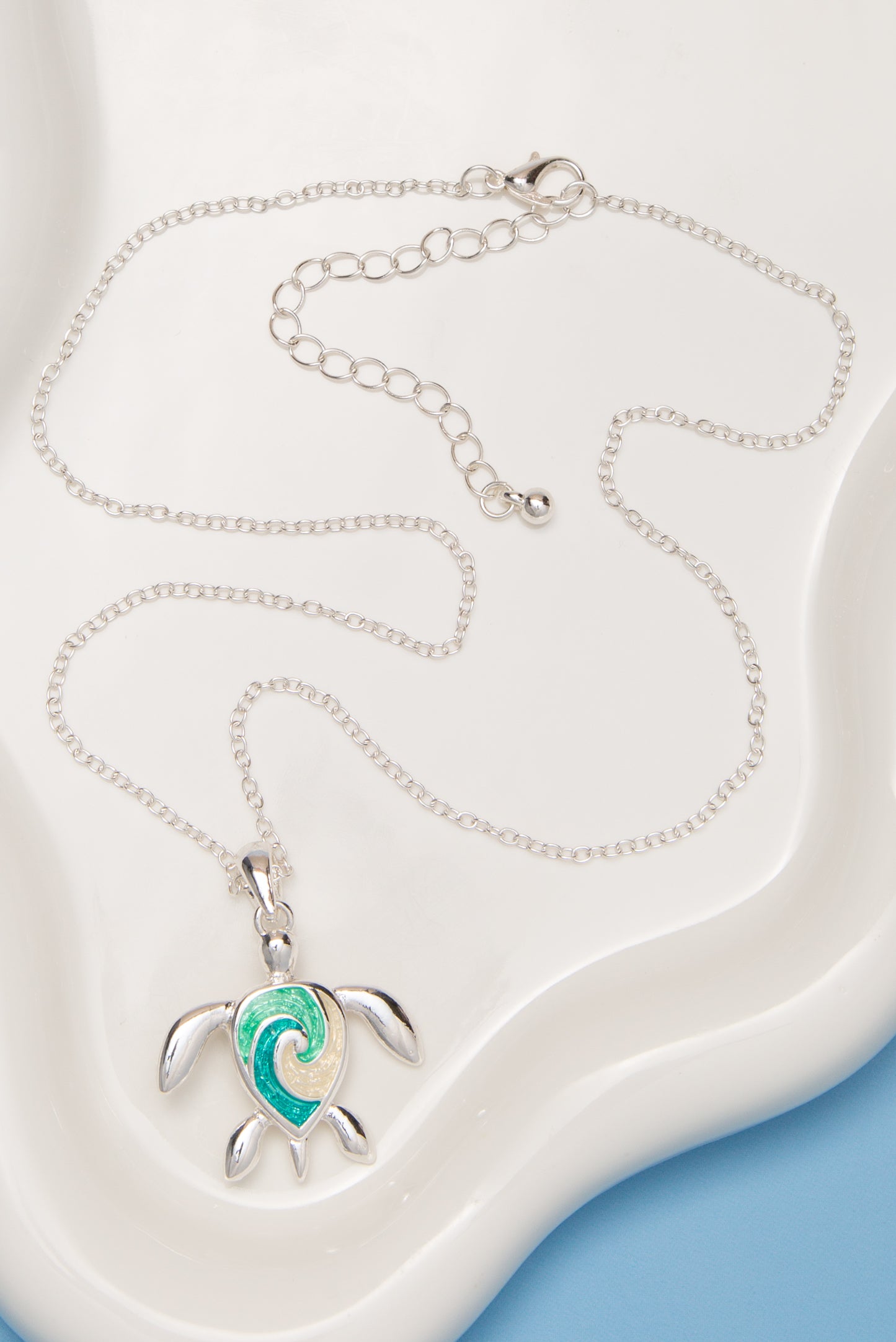 Esther Polished Epoxy Sea Turtle Pendant Necklace