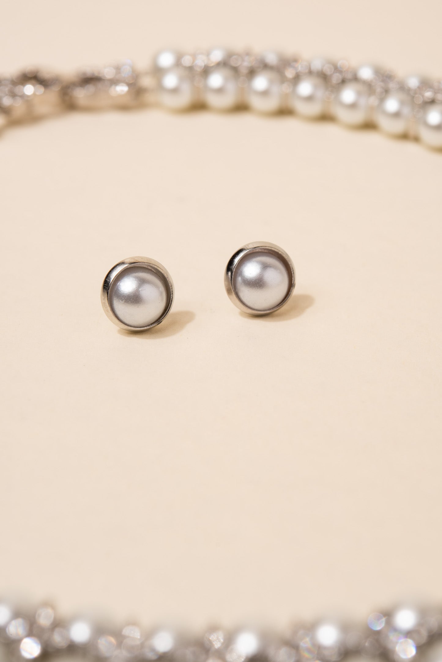 Indira Double Layer Pearl Necklace Set - Silver