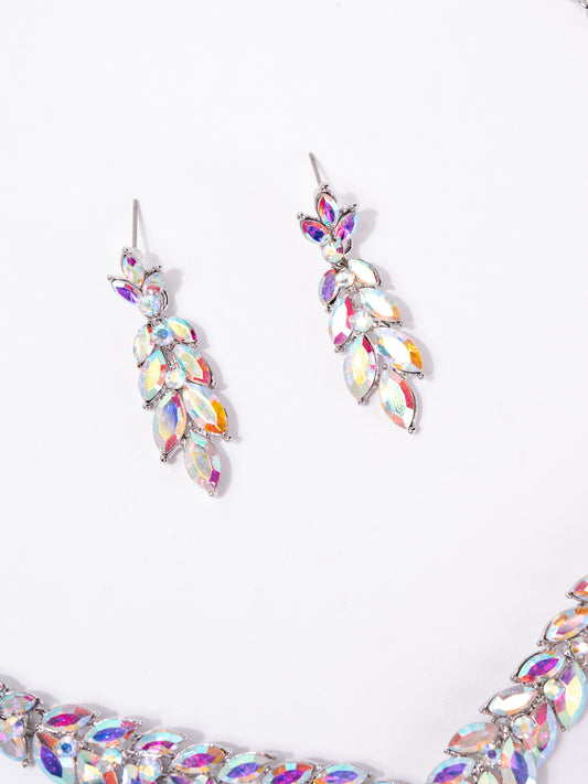 Lia Vine Gemstone Cluster V-Shaped Necklace Set | Iridescent