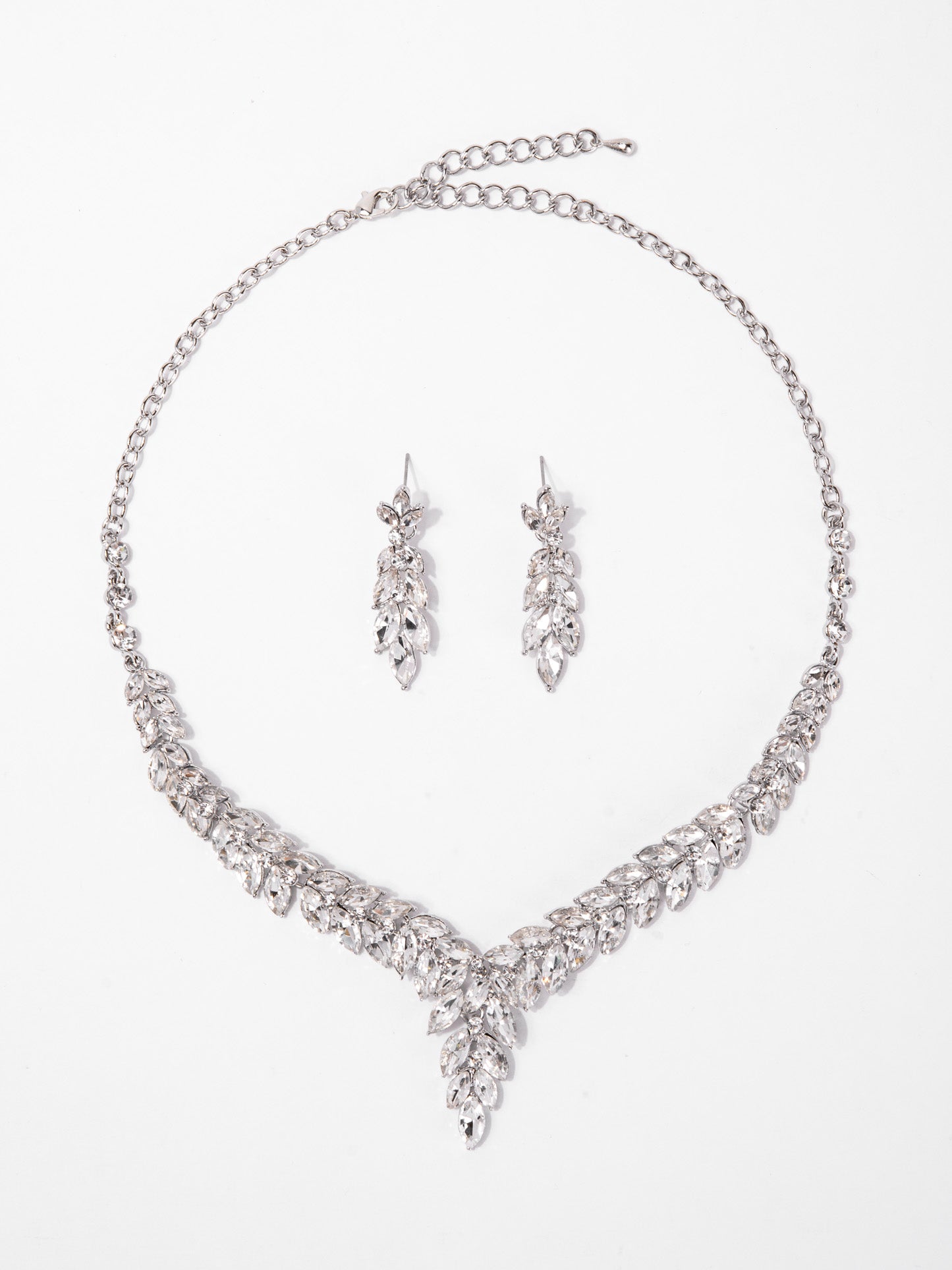 Lia Vine Gemstone Cluster V-Shaped Necklace Set