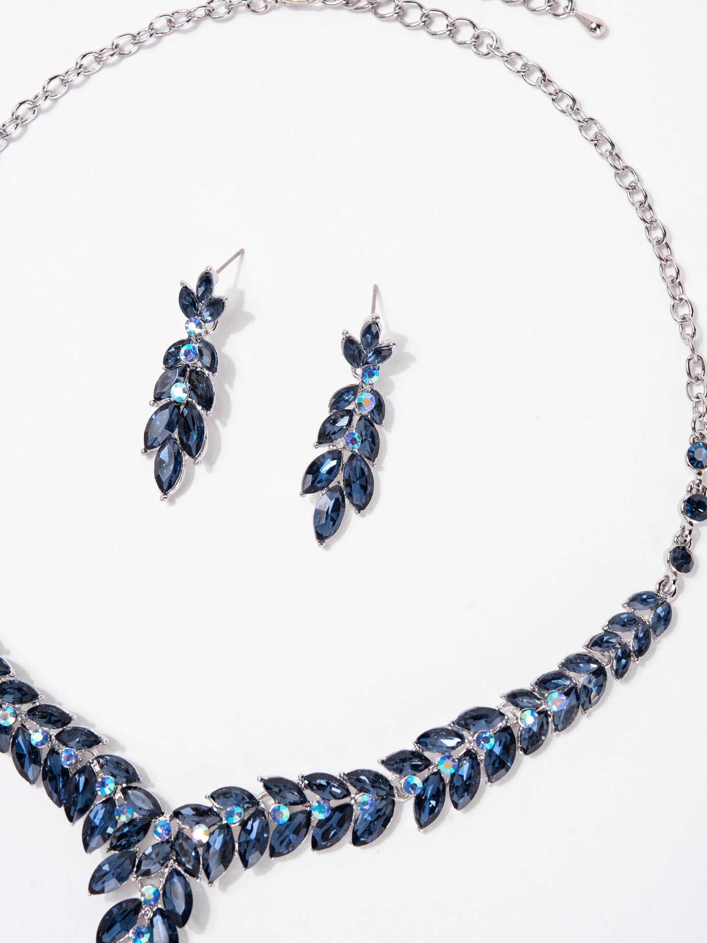Lia Vine Gemstone Cluster V-Shaped Necklace Set