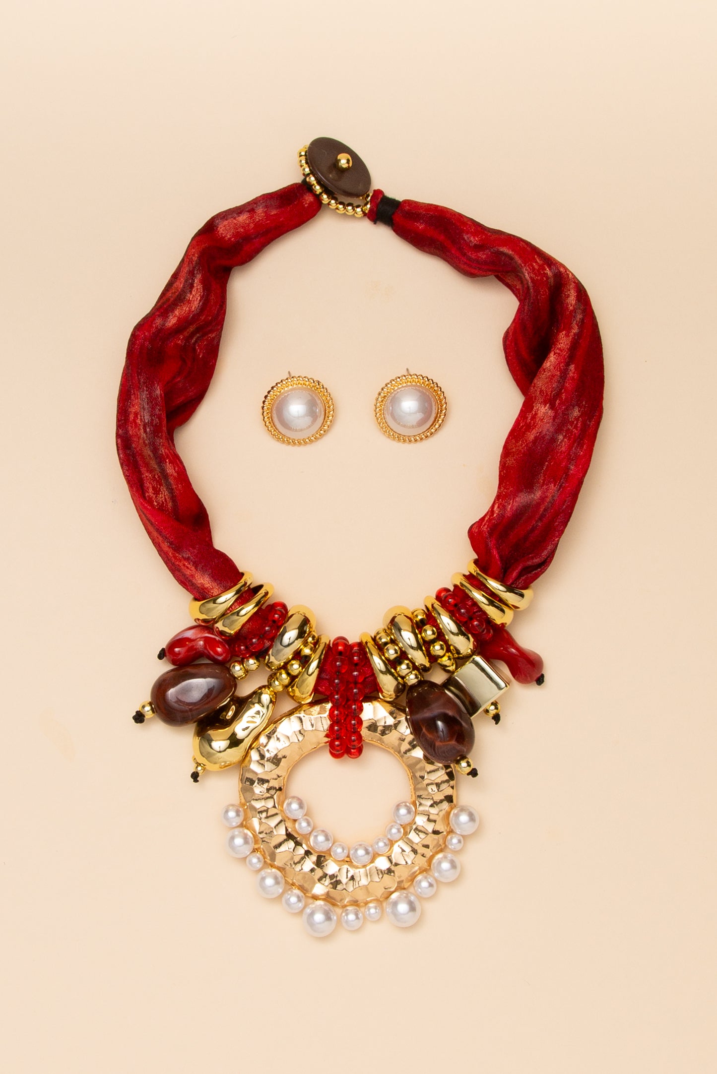 Valentina Hammered Open Disc Pendant Fabric Earring Necklace Set | Burgundy