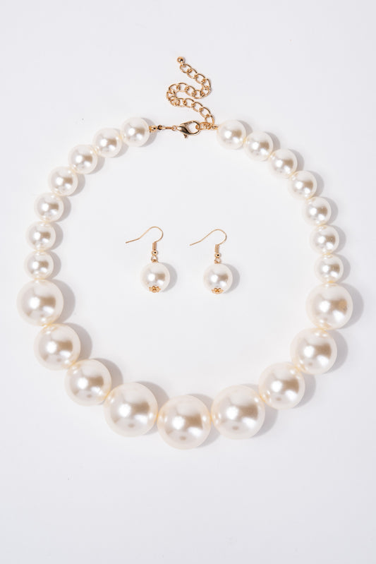 Mila Large Pearls Chunky Necklace Set