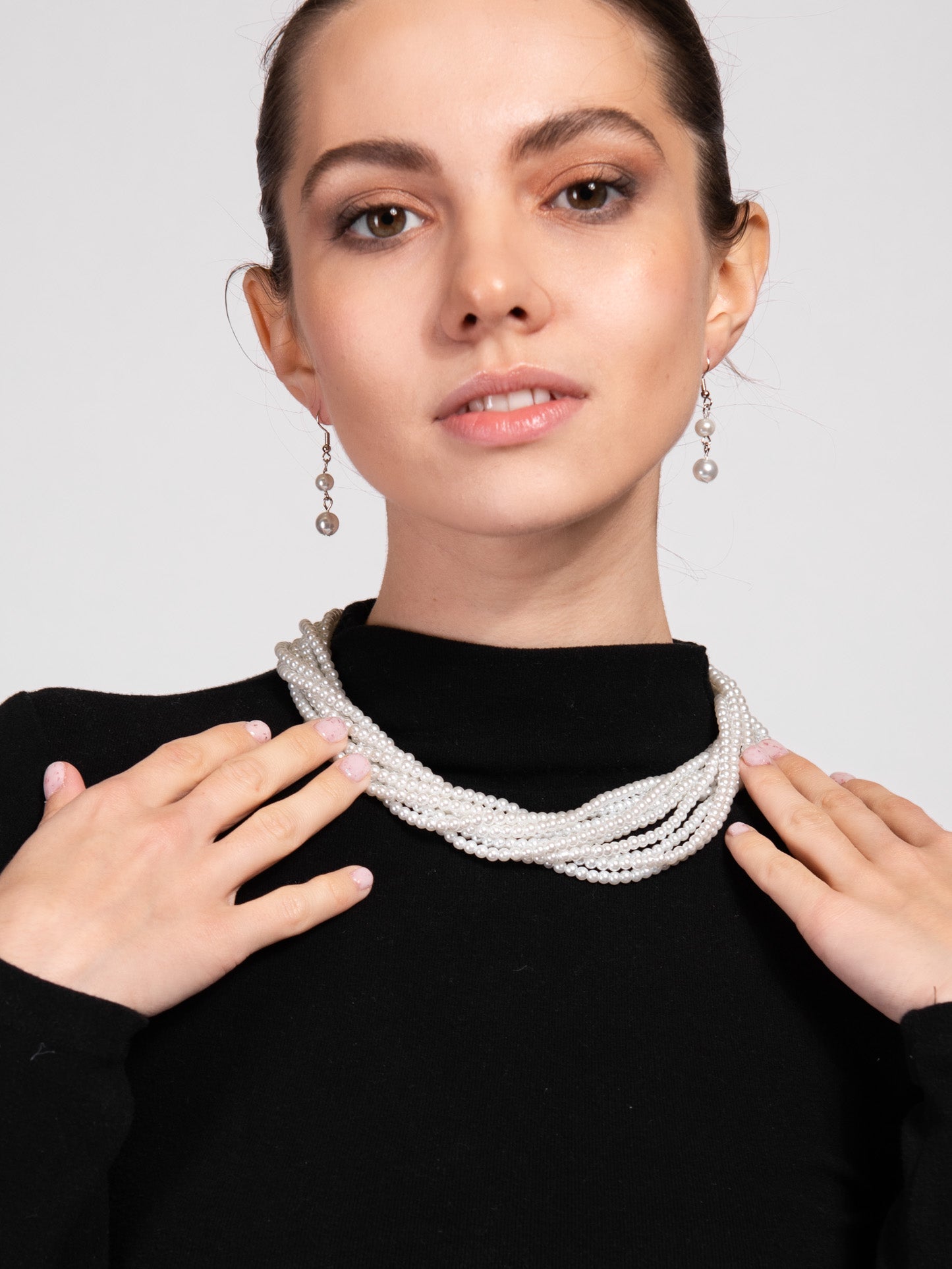 Giovanna 9 Line Pearl Necklace Set