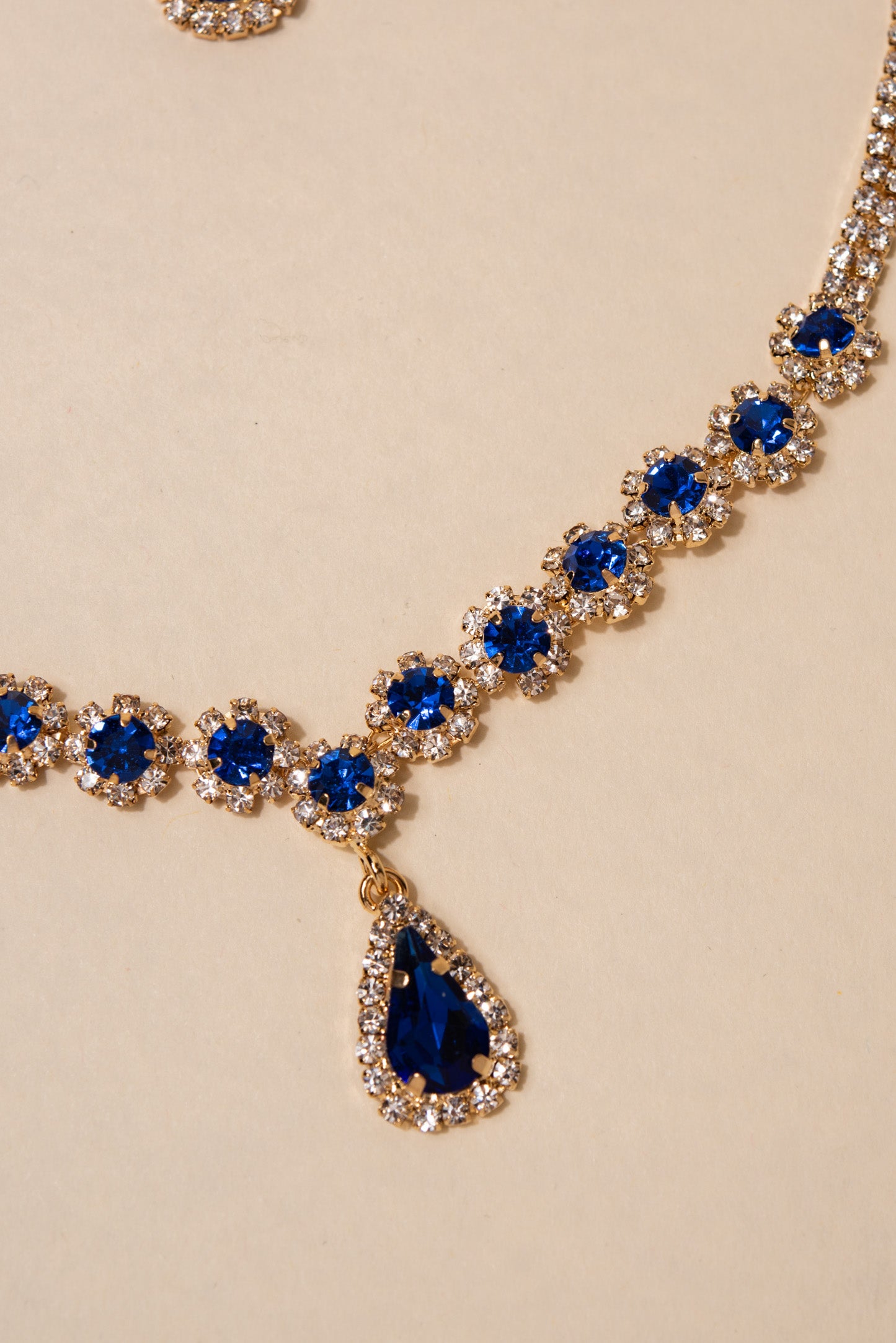 Gabby Flower Stones & Teardrop Pendant Necklace Set