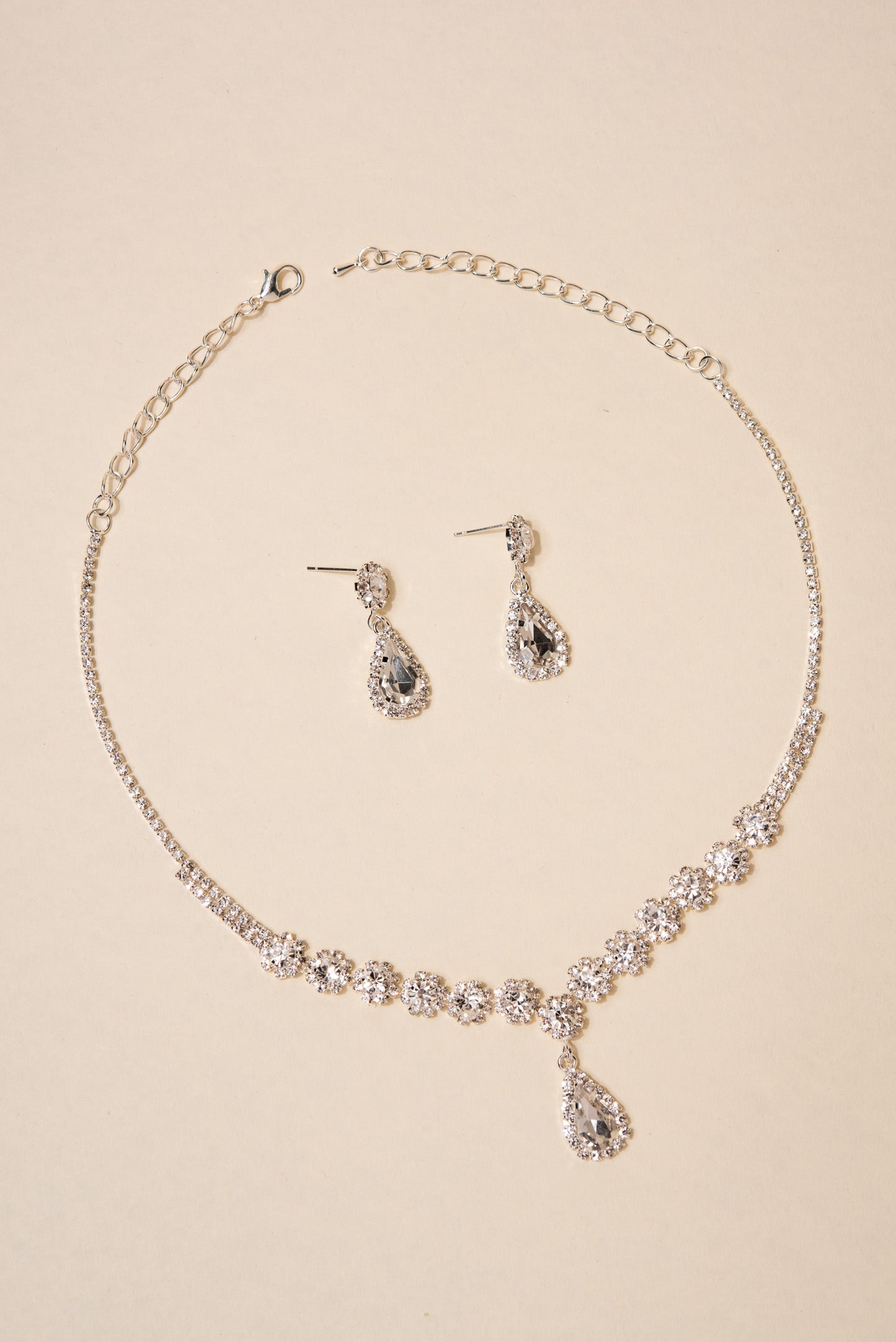 Gabby Flower Stones & Teardrop Pendant Necklace Set