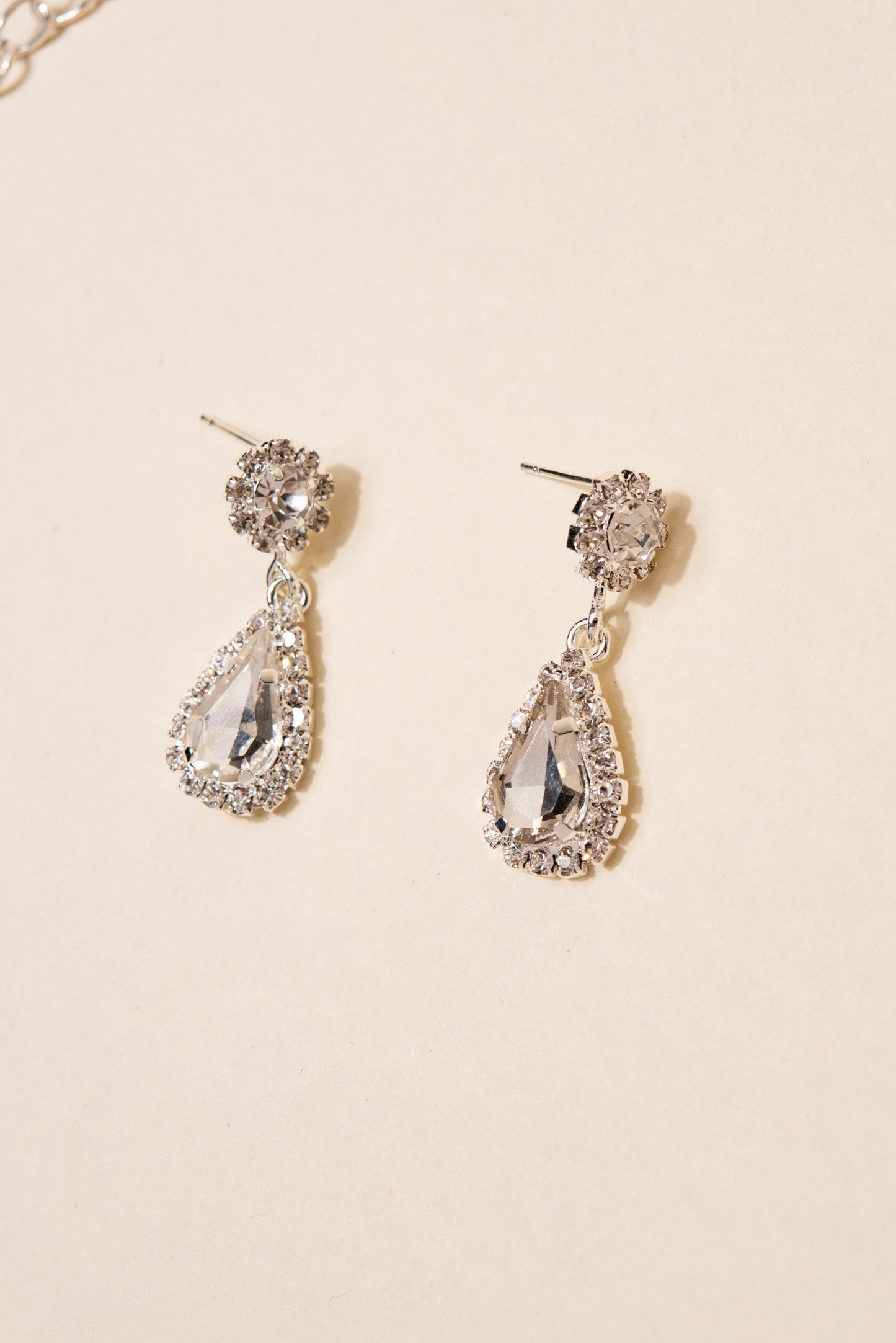 Gabby Flower Stones & Teardrop Pendant Necklace Set