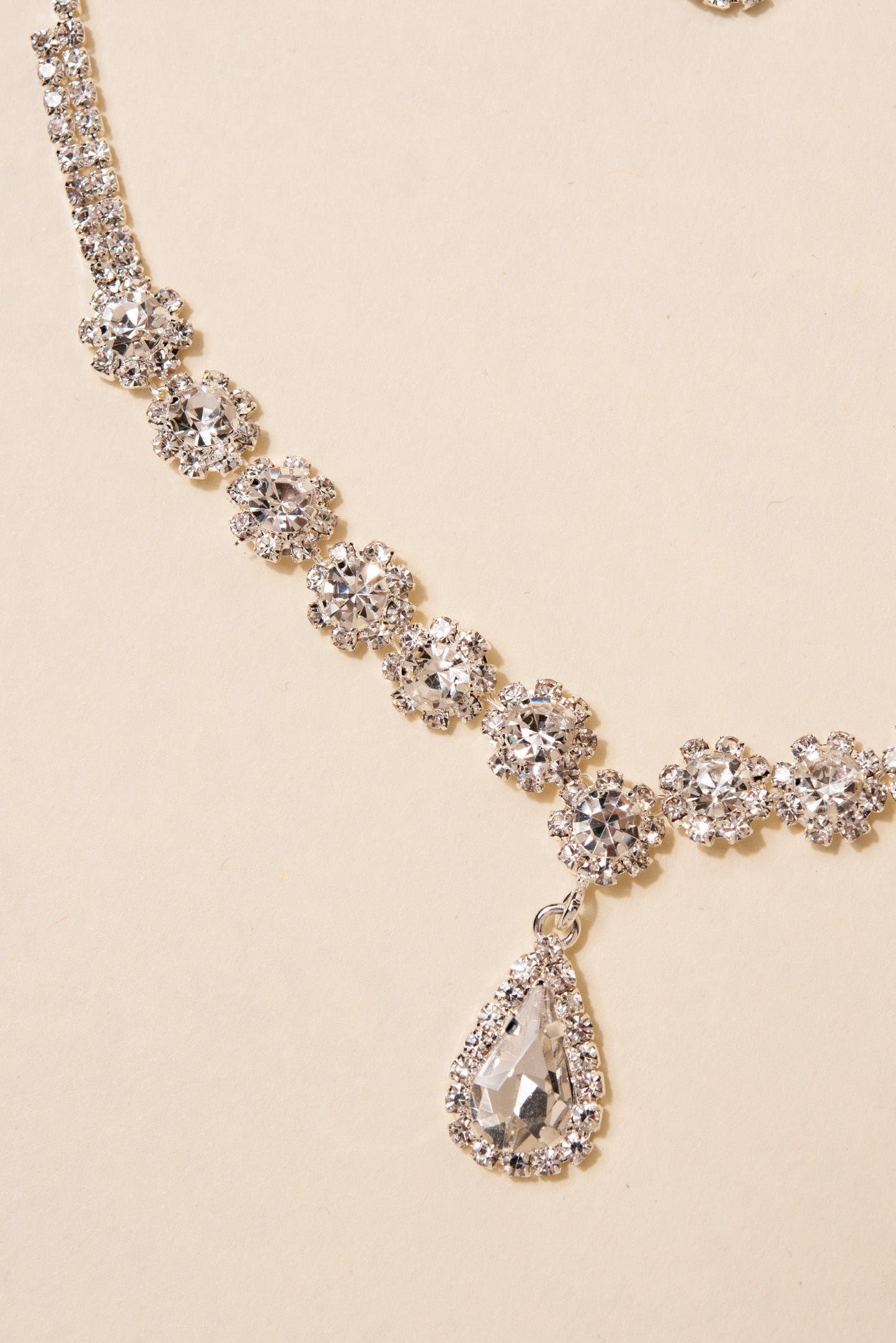 Gabby Flower Stones & Teardrop Pendant Necklace Set