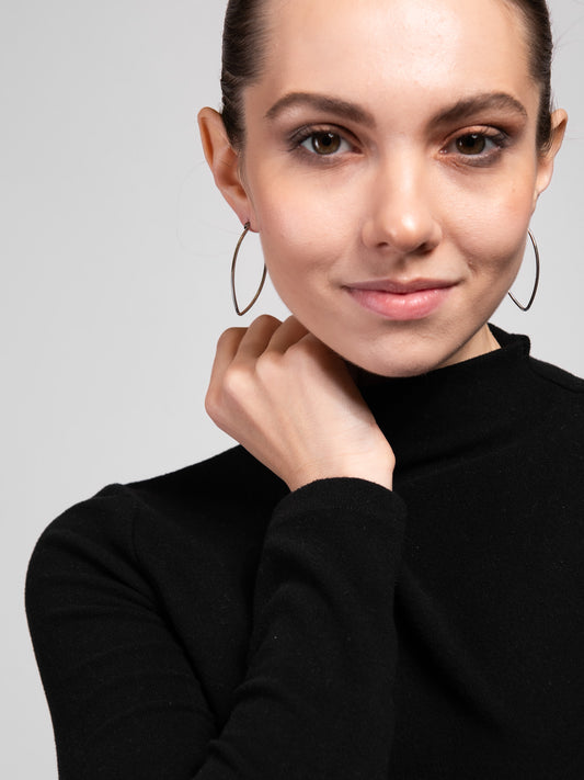 Gemani Metal Teardrop Leaf Hoop Earrings | Silver