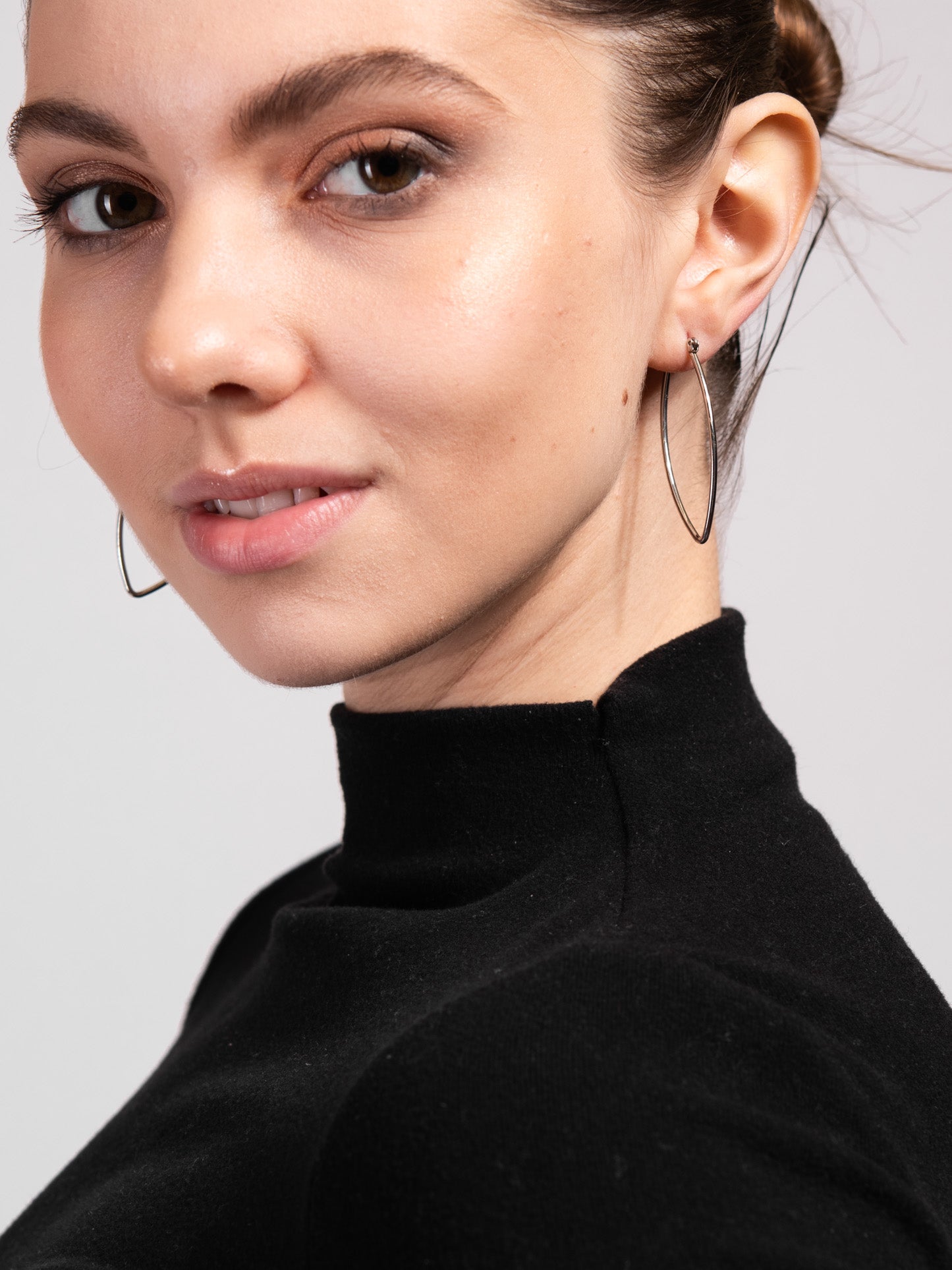Gemani Metal Teardrop Leaf Hoop Earrings