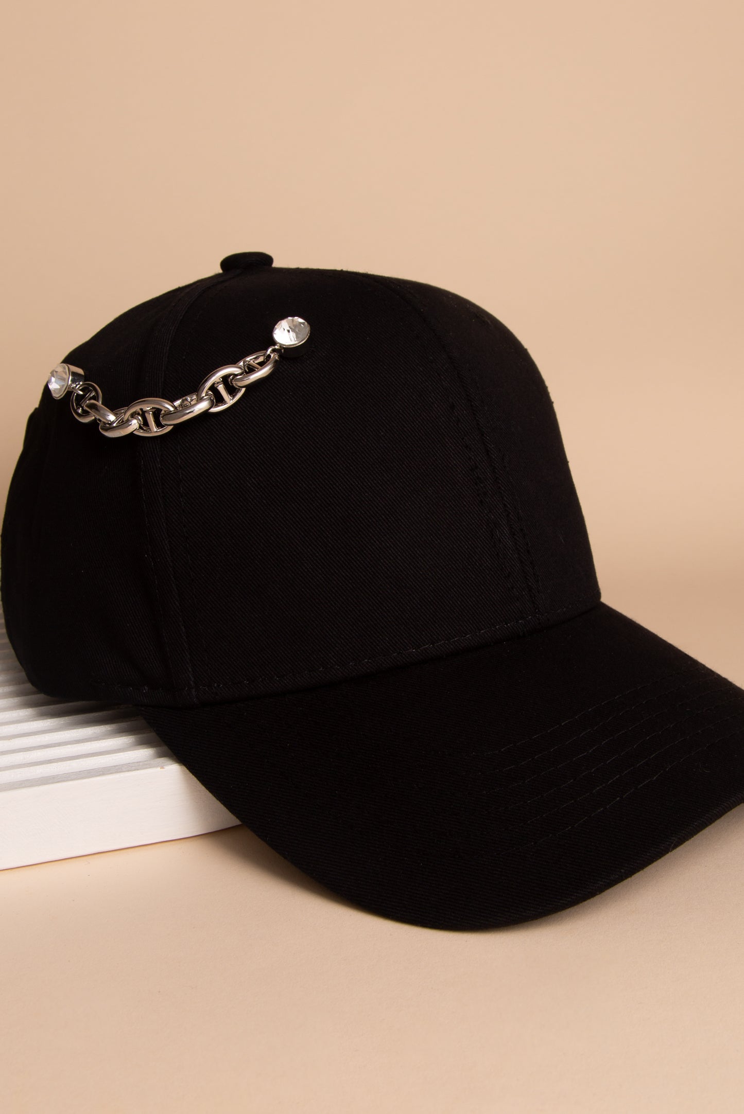 Morgan Crystal Embellished Chunky Soda Tab Link Cap Chain and Pin