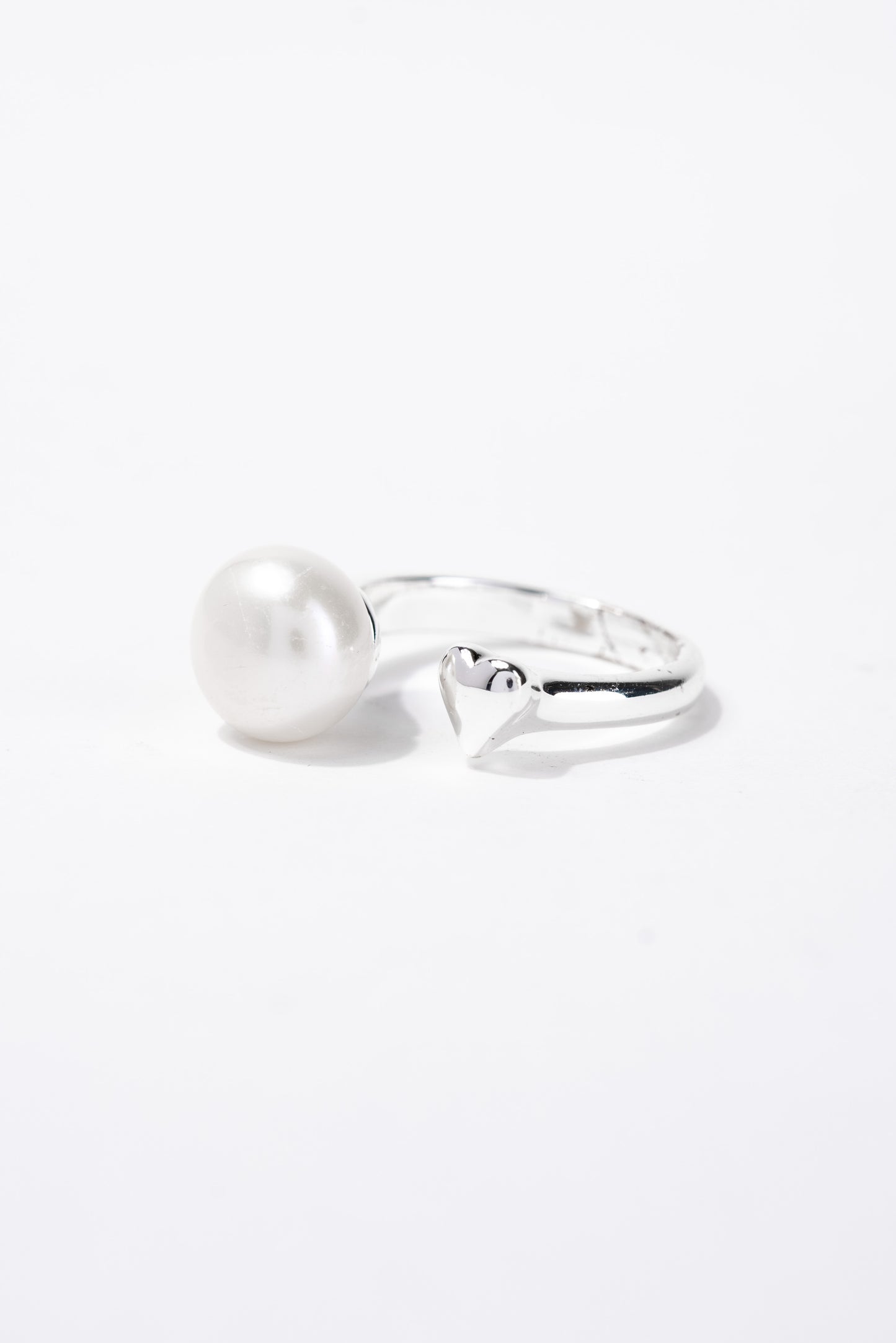Elizabeth Pearl Heart Cuff Ring