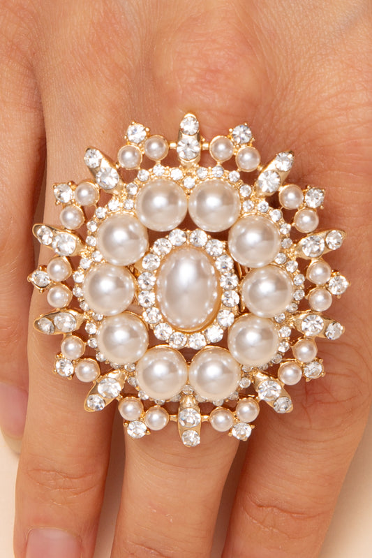 Chloe Oval Pearl Center with Crystal Halo Stretch Ring | Gold