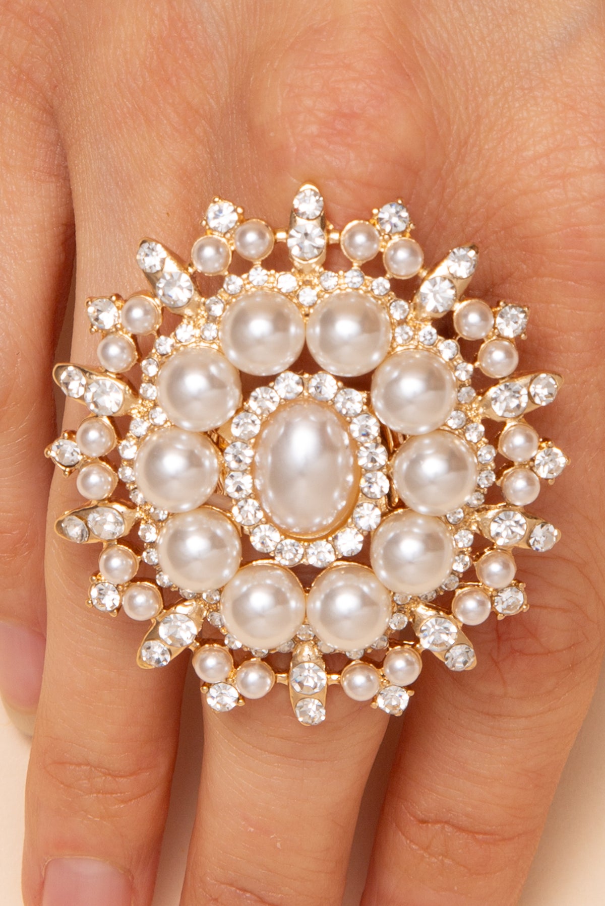 Maggie Oval Pearl Center with Crystal Halo Stretch Ring | Gold