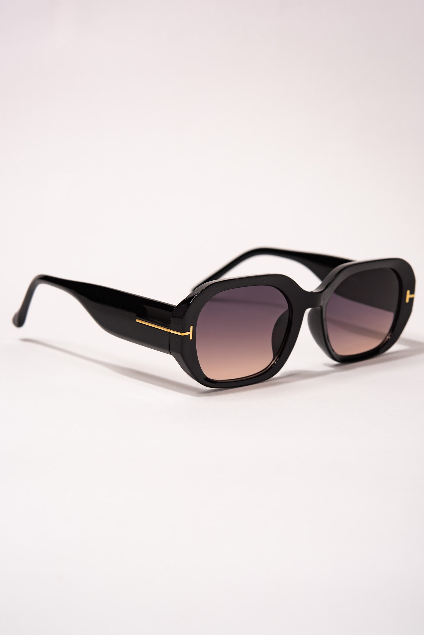 Genevie Oval Sunglasses - Black Grade Lenses